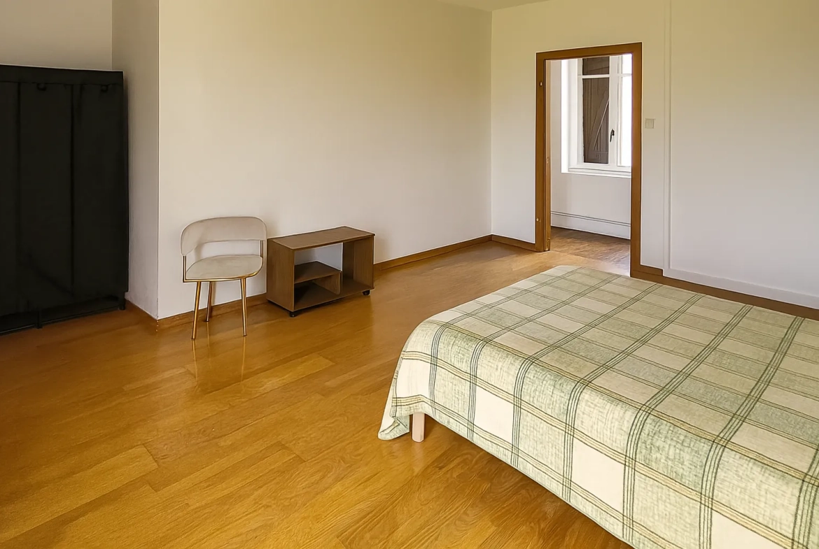 Maison à Gavisse de 155 m² avec jardin et potentiel d'aménagement 