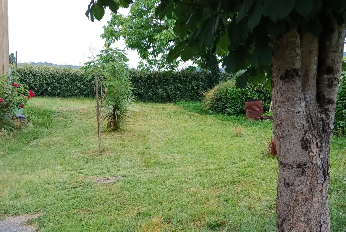Maison T7 à vendre à La Roque-Gageac – Grand terrain et garages, idéal famille 