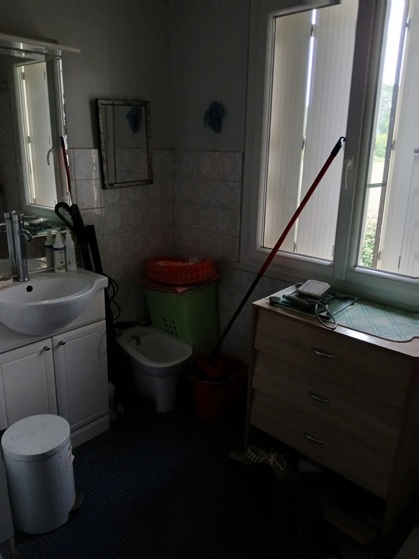 Maison T7 à vendre à La Roque-Gageac – Grand terrain et garages, idéal famille 