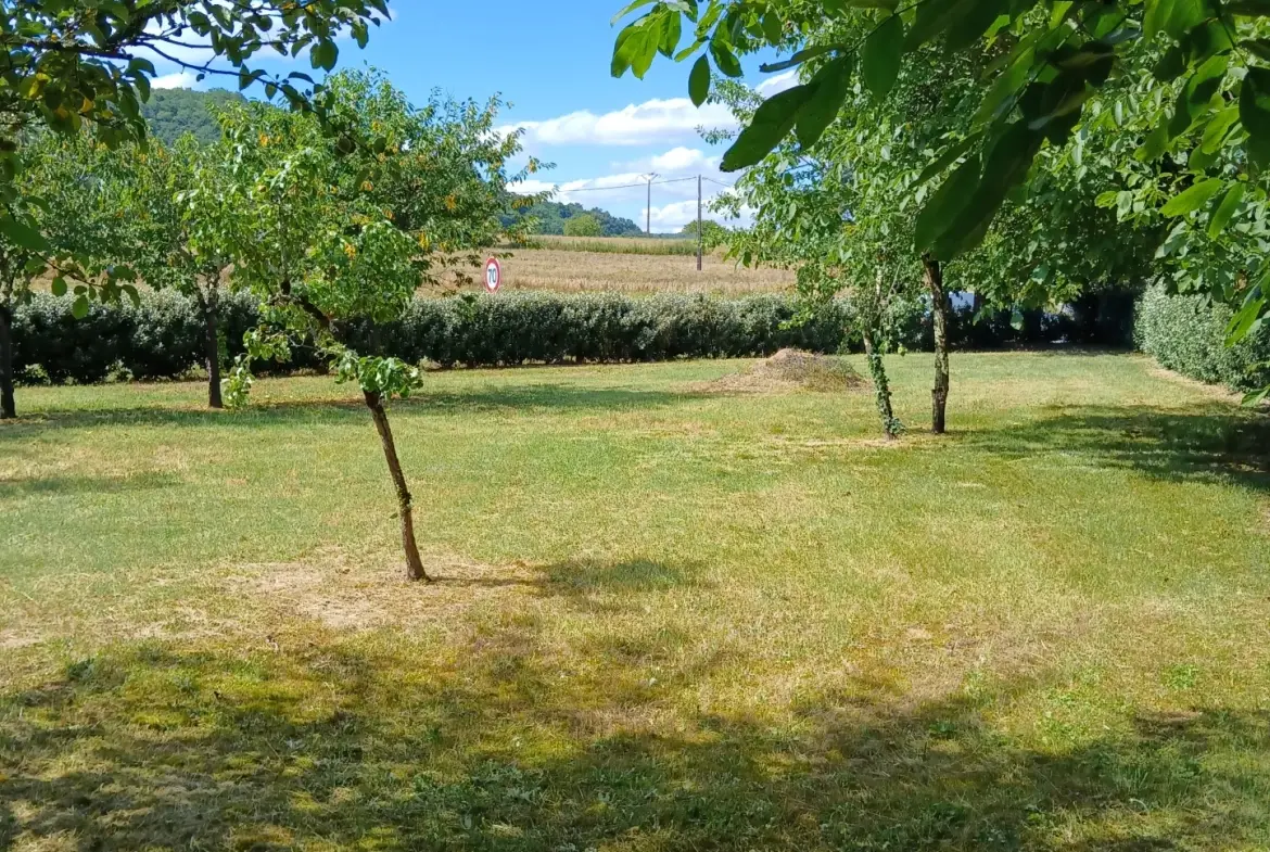 Maison T7 à vendre à La Roque-Gageac – Grand terrain et garages, idéal famille 