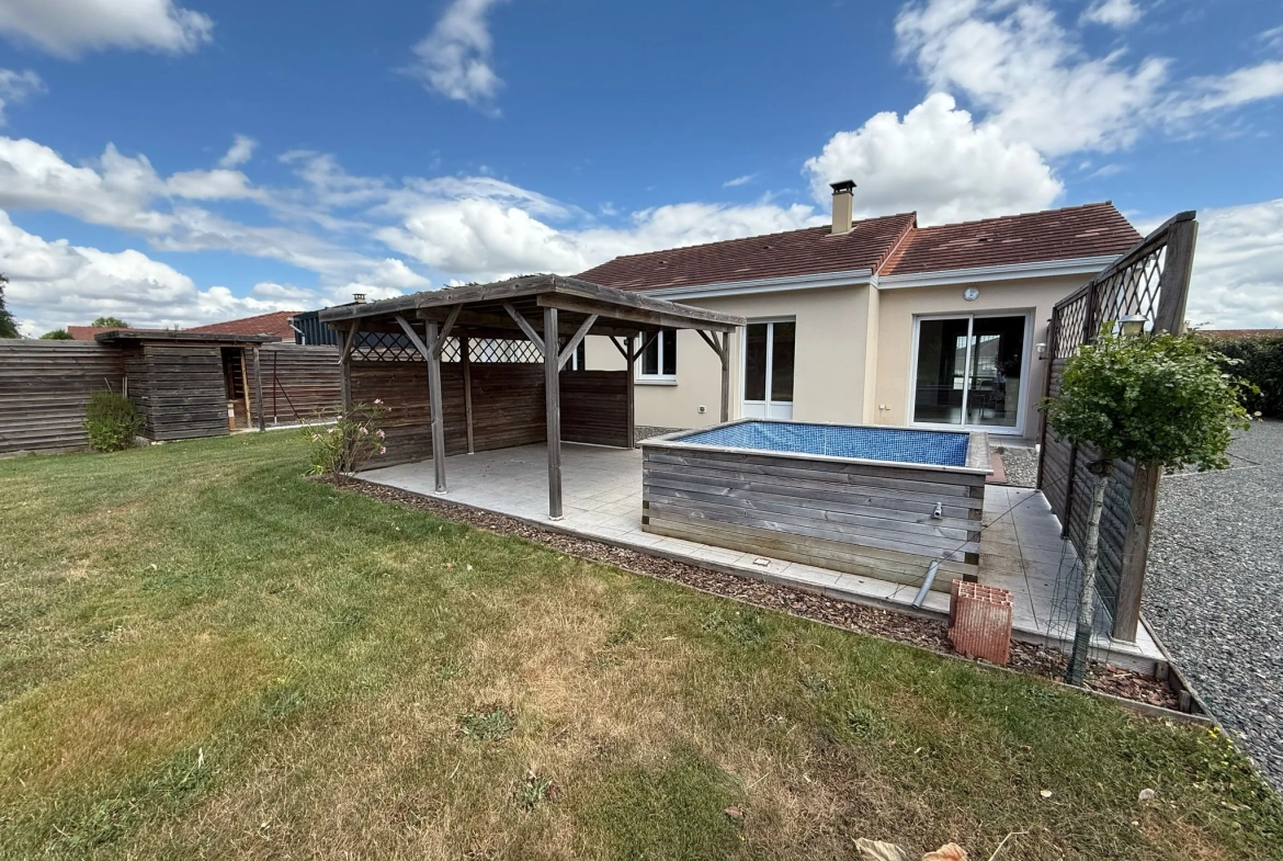 Maison récente de plain-pied avec garage et jardin clos à Bellerive-sur-Allier 