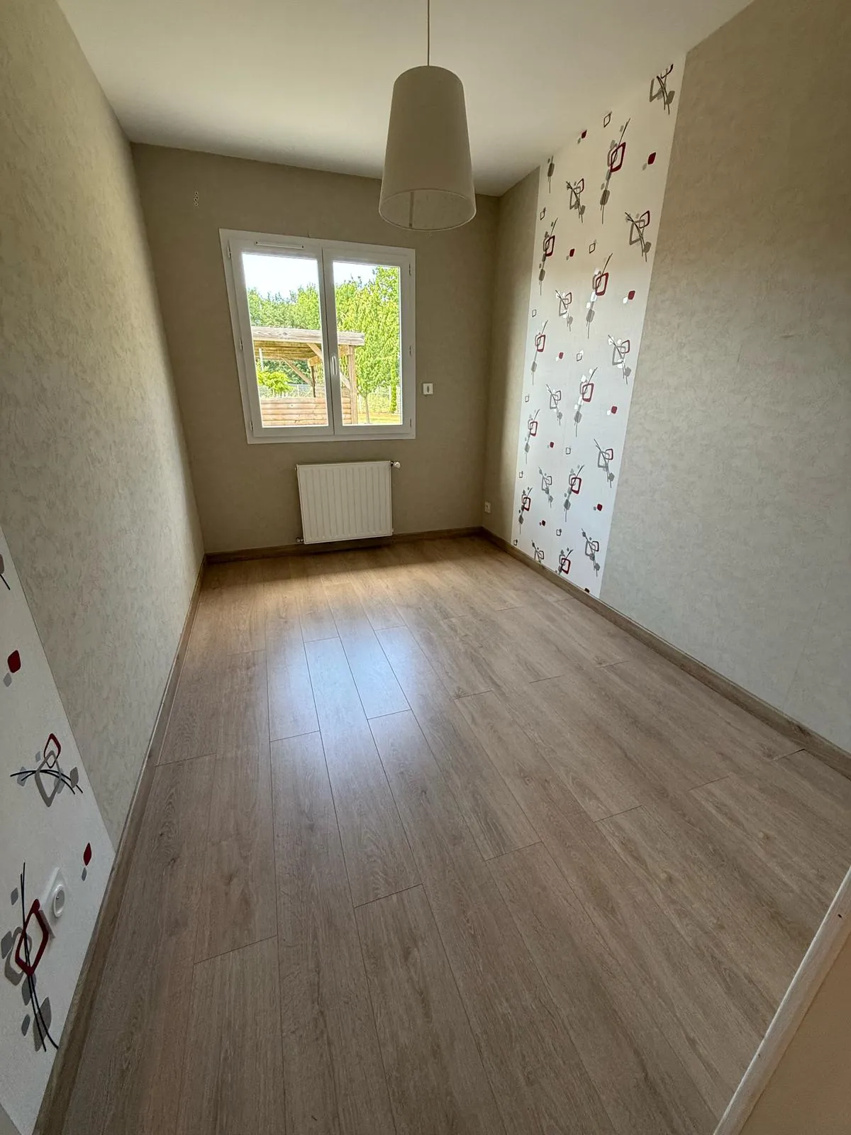 Maison récente de plain-pied avec garage et jardin clos à Bellerive-sur-Allier 