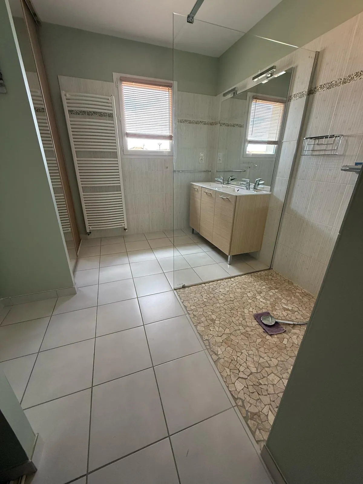 Maison récente de plain-pied avec garage et jardin clos à Bellerive-sur-Allier 