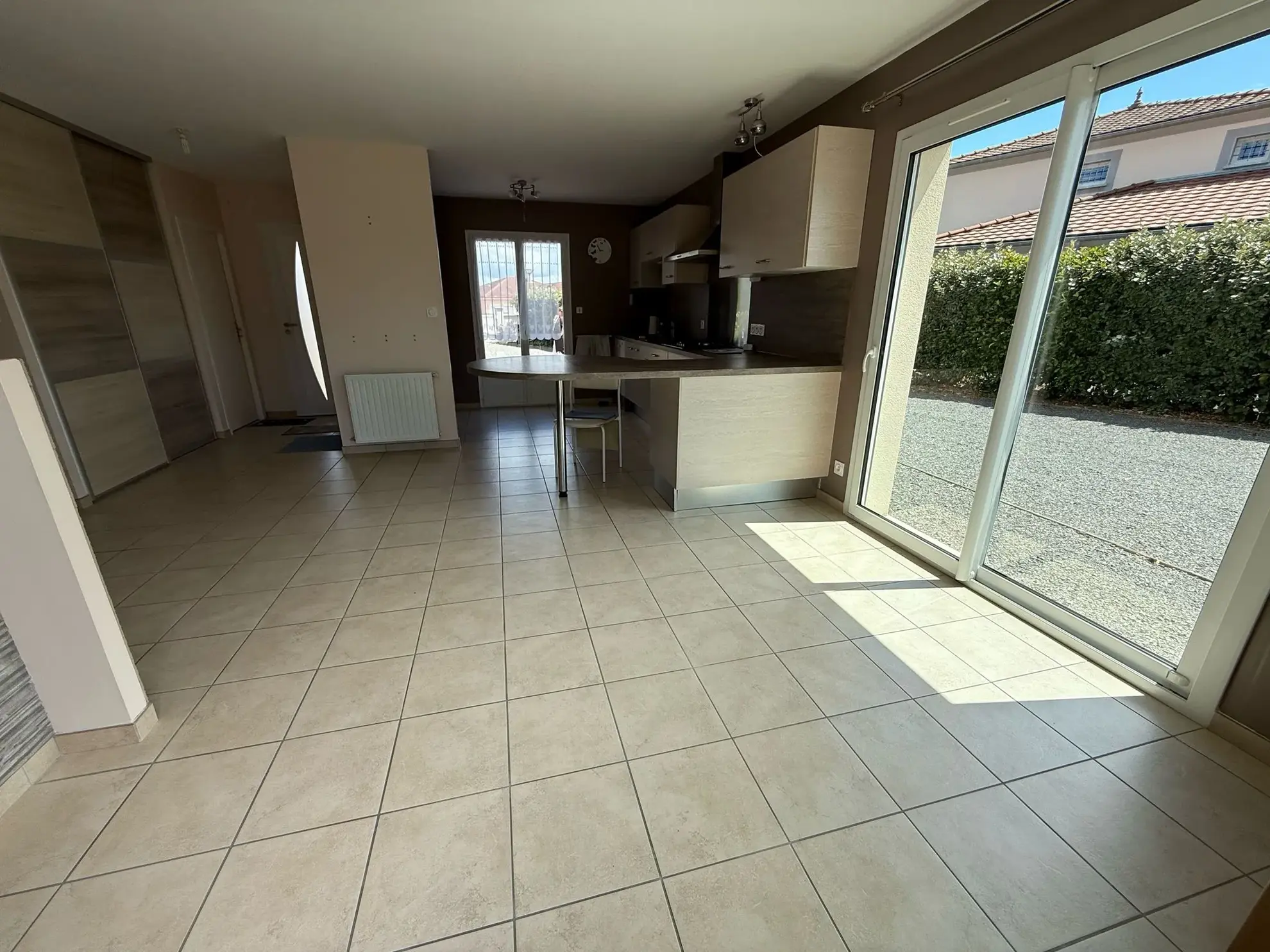 Maison récente de plain-pied avec garage et jardin clos à Bellerive-sur-Allier 