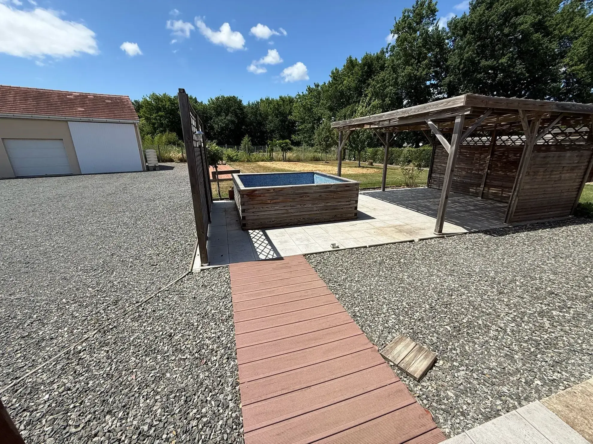 Maison récente de plain-pied avec garage et jardin clos à Bellerive-sur-Allier 