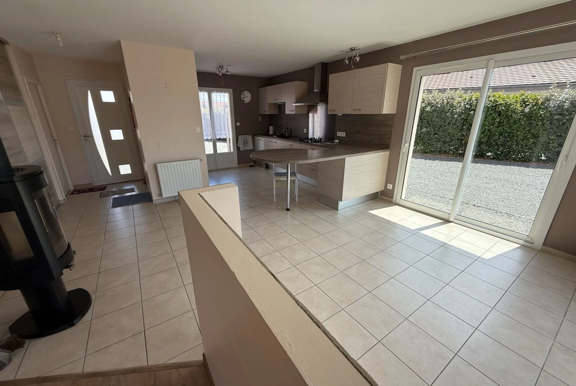 Maison récente de plain-pied avec garage et jardin clos à Bellerive-sur-Allier 