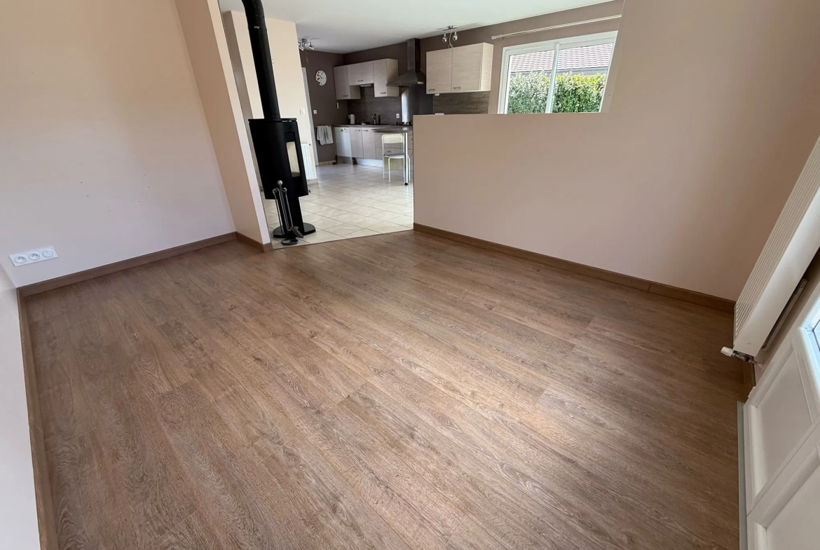 Maison récente de plain-pied avec garage et jardin clos à Bellerive-sur-Allier 