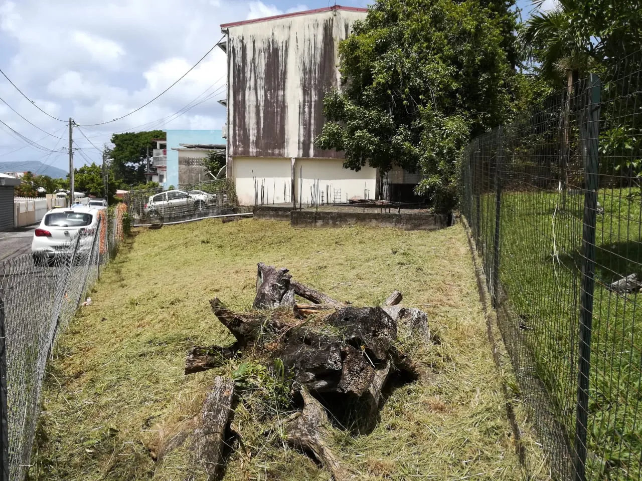 Terrain constructible à vendre à Fort-de-France – 254 m² avec dalle existante 