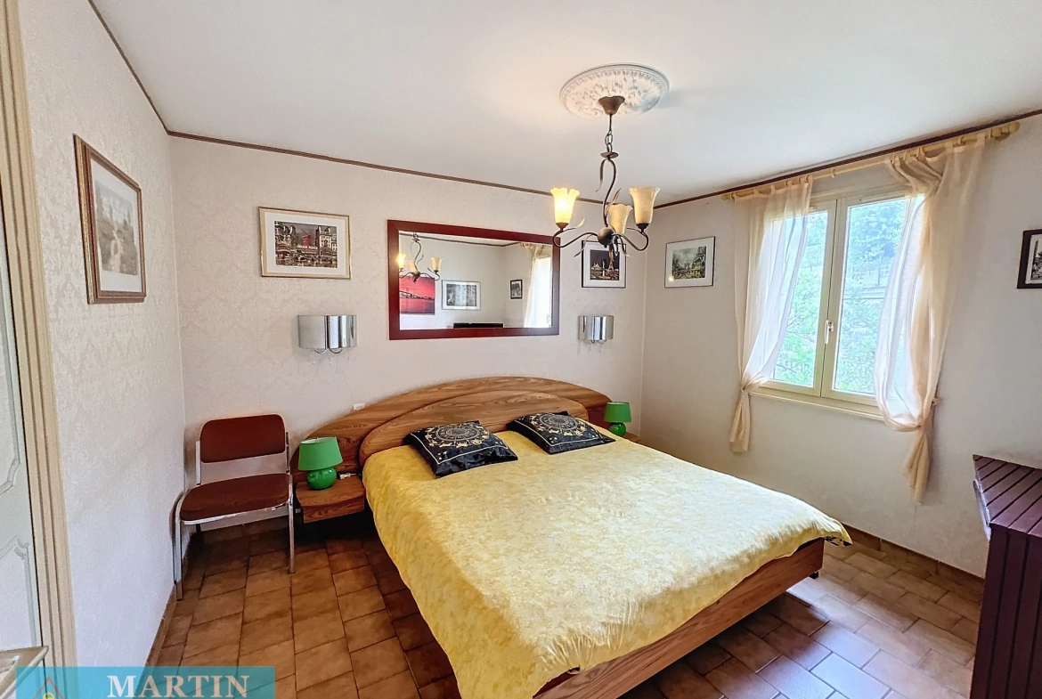 Villa 6 pièces avec appartement à Céret - 143 m² avec jardin et garage 