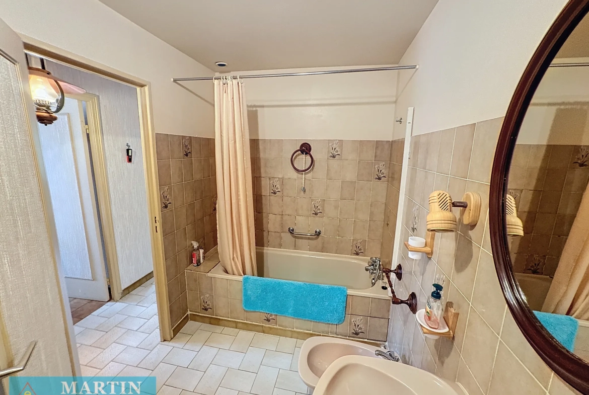 Villa 6 pièces avec appartement à Céret - 143 m² avec jardin et garage 