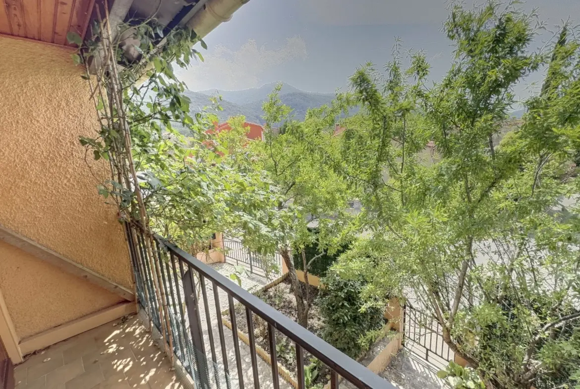 Villa 6 pièces avec appartement à Céret - 143 m² avec jardin et garage 