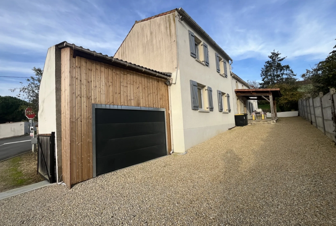 Maison rénovée de 140 m² avec jardin et garage près de Thouars 