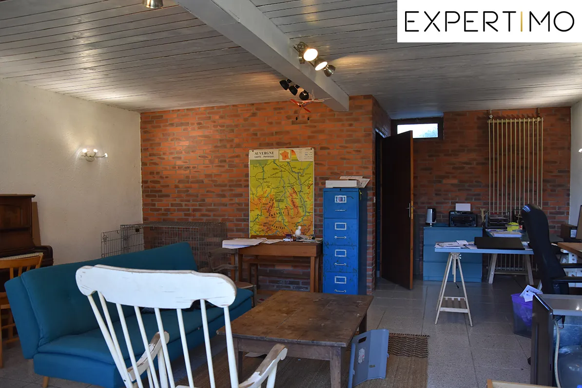 Maison de 200m² avec dépendances et vue sur la vallée de la Sioule à Servant 