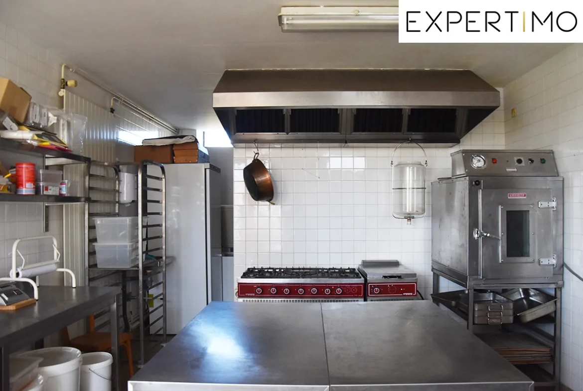 Maison de 200m² avec dépendances et vue sur la vallée de la Sioule à Servant 