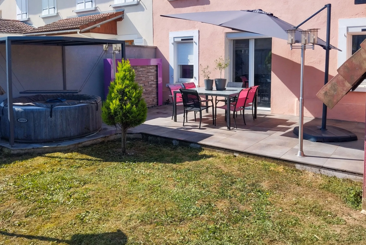 Maison rénovée avec jardin et terrasse à Exincourt – Calme et proximité des commodités 