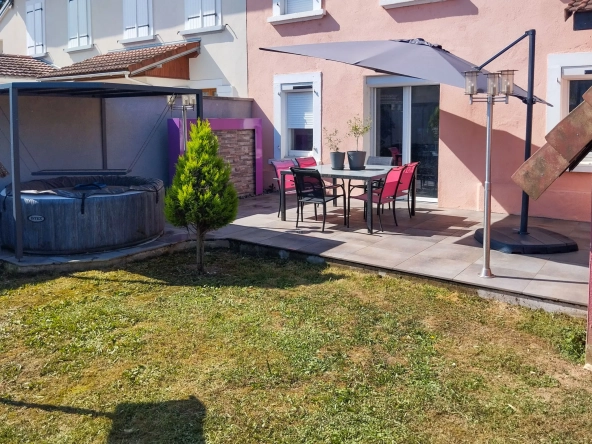 Maison rénovée avec jardin et terrasse à Exincourt – Calme et proximité des commodités