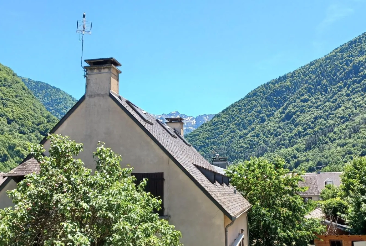 Appartement T3 à Saint-Mamet de 50 m² avec parking et local à skis, vue montagne 