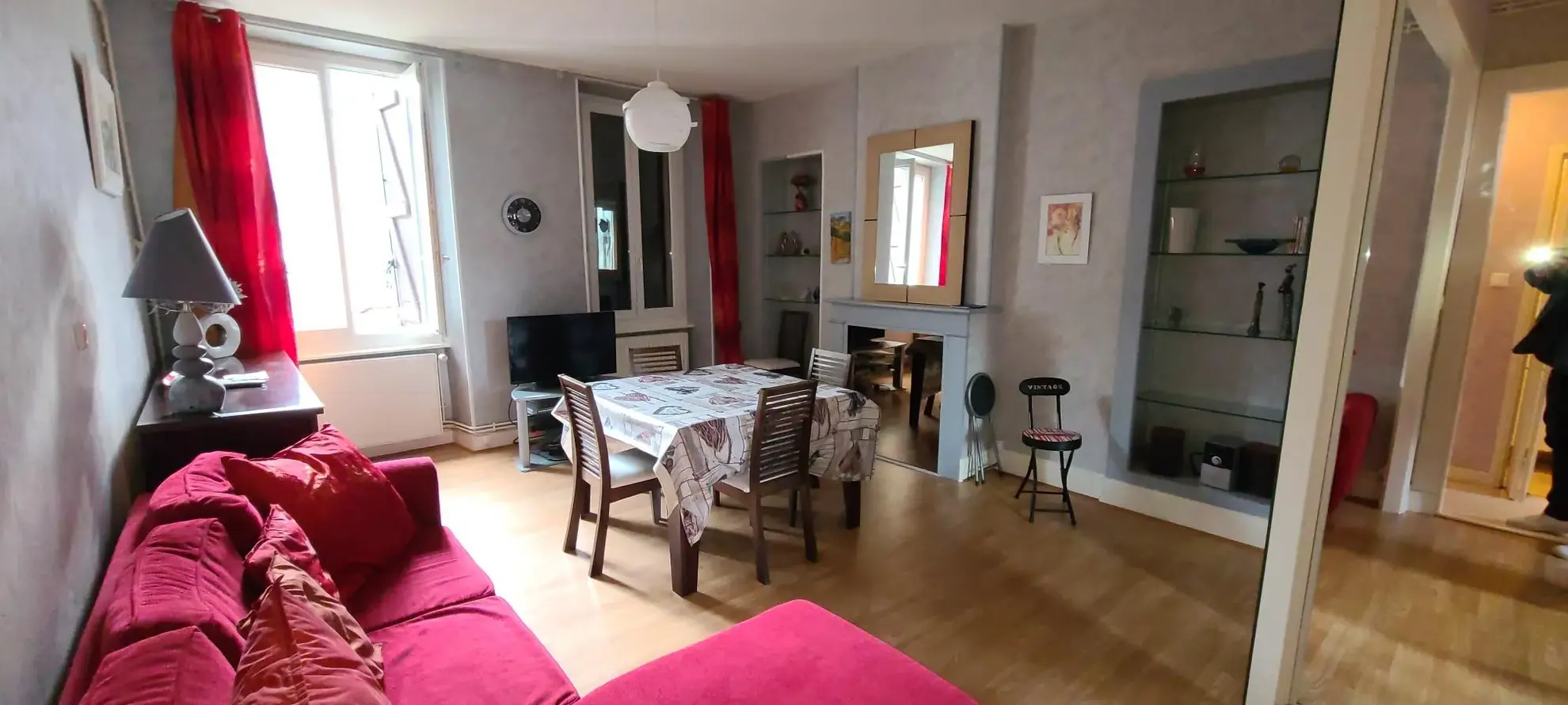 Appartement T3 à Saint-Mamet de 50 m² avec parking et local à skis, vue montagne 