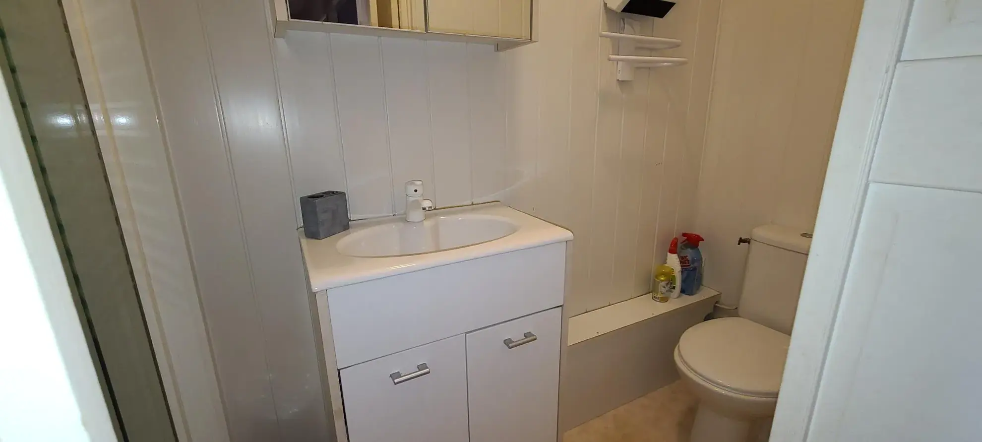 Appartement T3 à Saint-Mamet de 50 m² avec parking et local à skis, vue montagne 