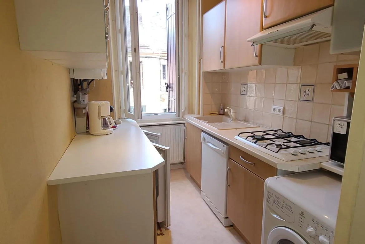 Appartement T3 à Saint-Mamet de 50 m² avec parking et local à skis, vue montagne 