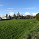 Terrain constructible de 989 m² à Brie, proche commodités, environnement calme