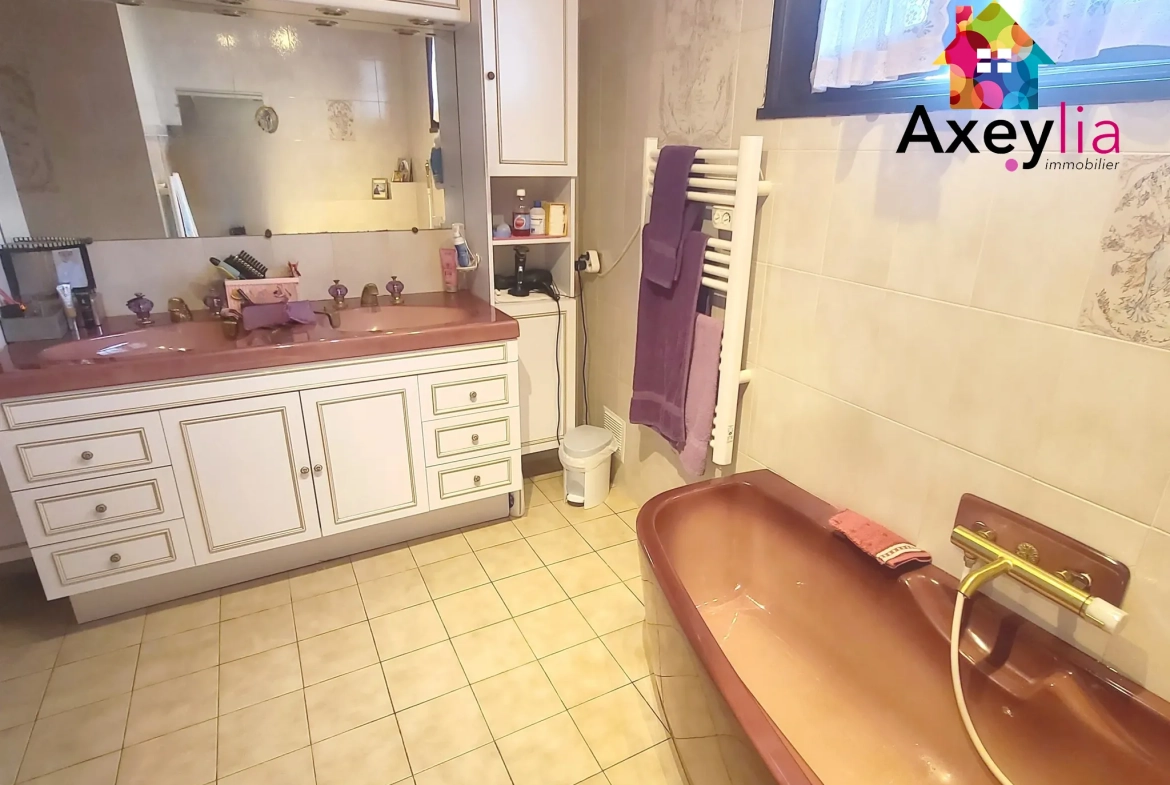 Maison à vendre à Mably avec 4 chambres, grand terrain et garage - Opportunité rare 