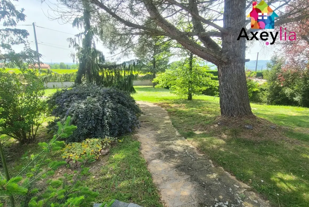 Maison à vendre à Mably avec 4 chambres, grand terrain et garage - Opportunité rare 