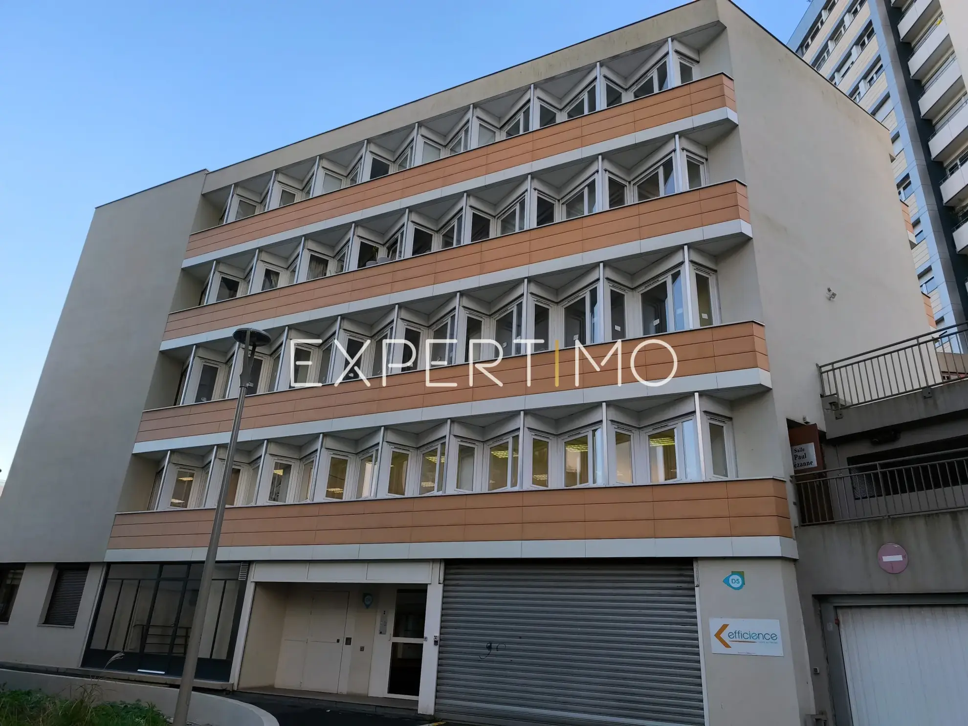 Appartement 3 pièces de 58m² à Sèvres sur la Grande Rue, dernier étage 