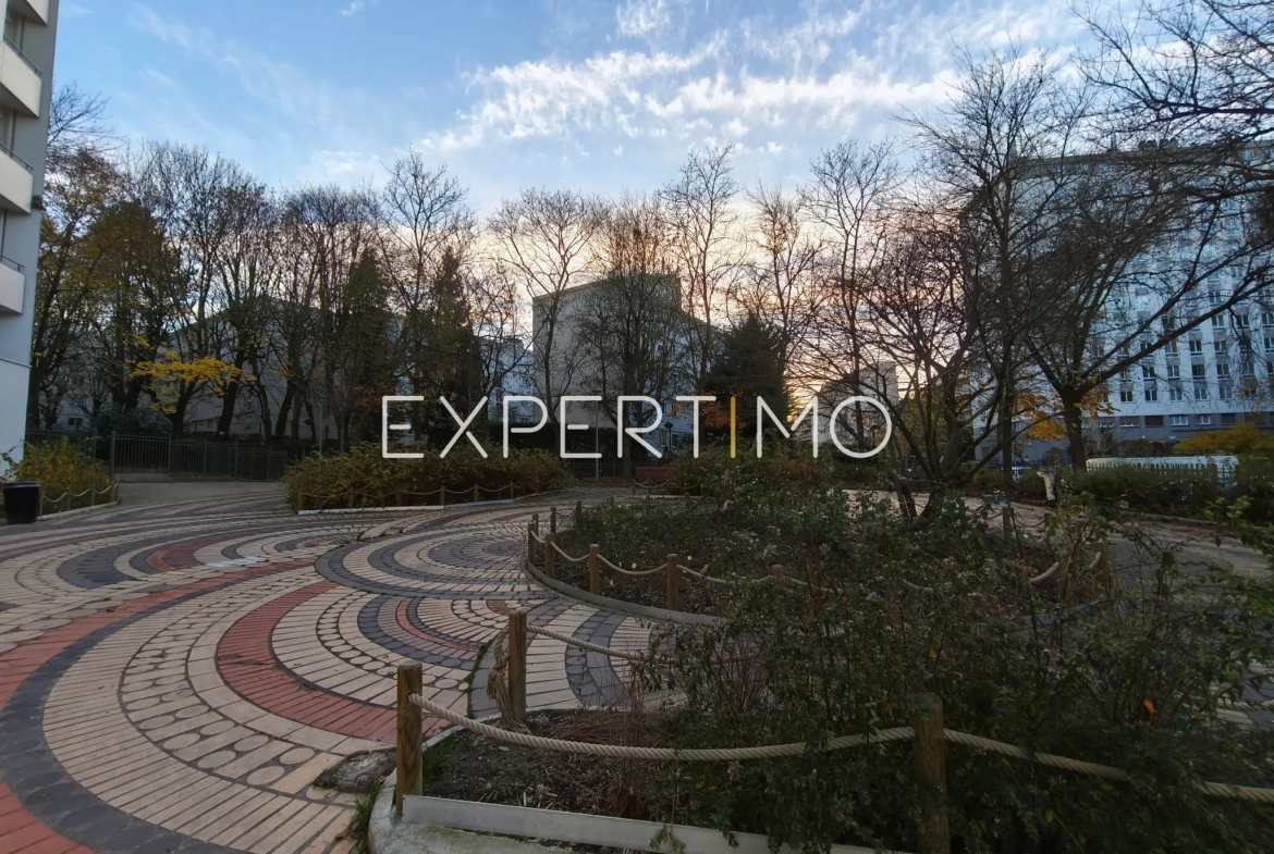 Appartement 3 pièces de 58m² à Sèvres sur la Grande Rue, dernier étage 