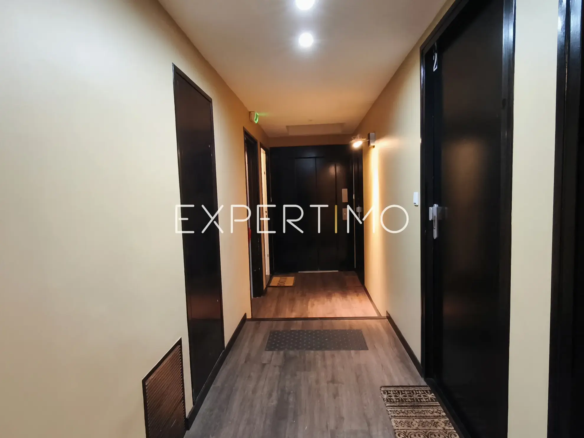 Appartement 3 pièces de 58m² à Sèvres sur la Grande Rue, dernier étage 