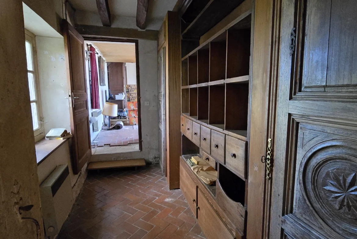 Charmante longère en pierre à rénover à Beton-Bazoches, proche N4, terrain de 4000 m² 