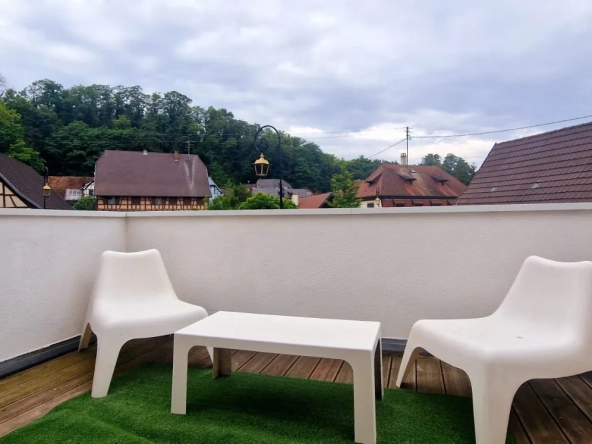 Appartement spacieux avec balcon, parking et cave à Blotzheim