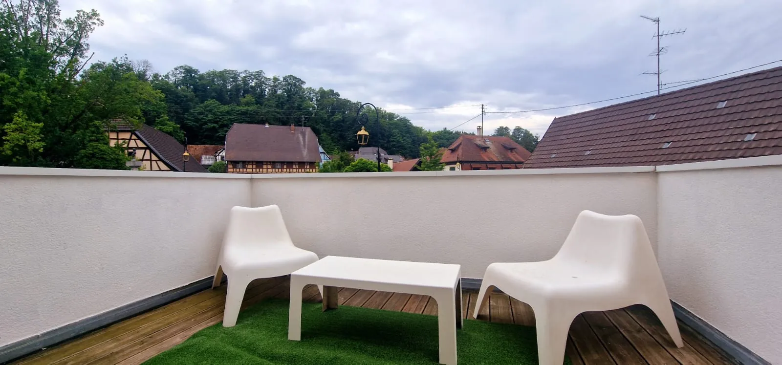 Appartement spacieux avec balcon, parking et cave à Blotzheim 