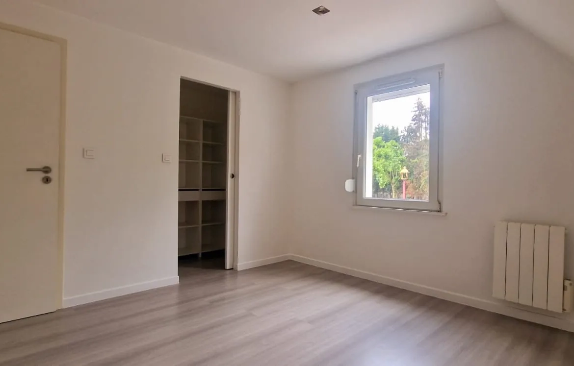 Appartement spacieux avec balcon, parking et cave à Blotzheim 