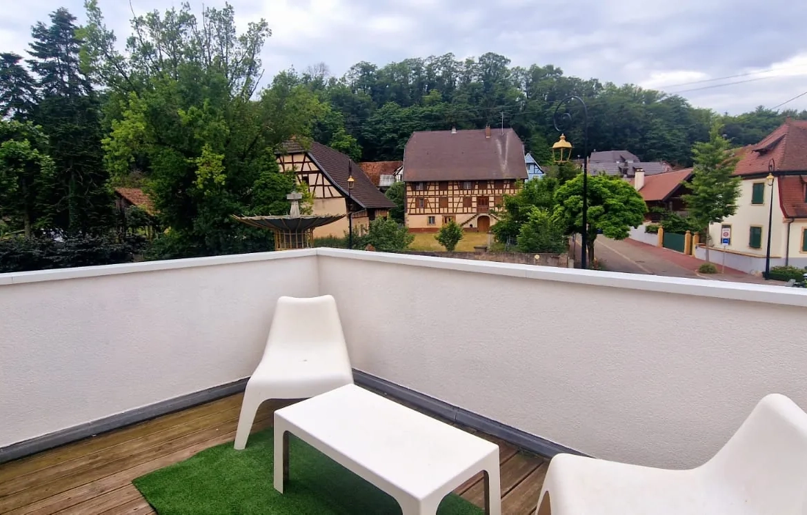Appartement spacieux avec balcon, parking et cave à Blotzheim 