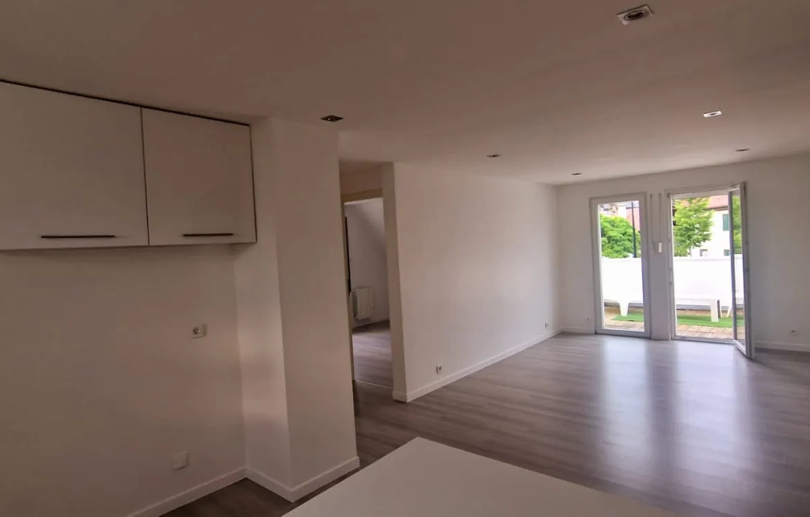 Appartement spacieux avec balcon, parking et cave à Blotzheim 