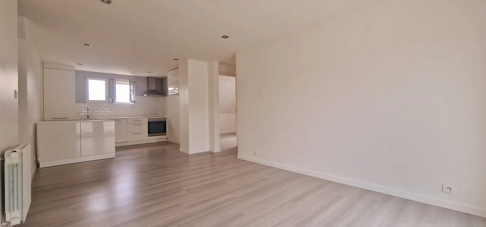 Appartement spacieux avec balcon, parking et cave à Blotzheim 