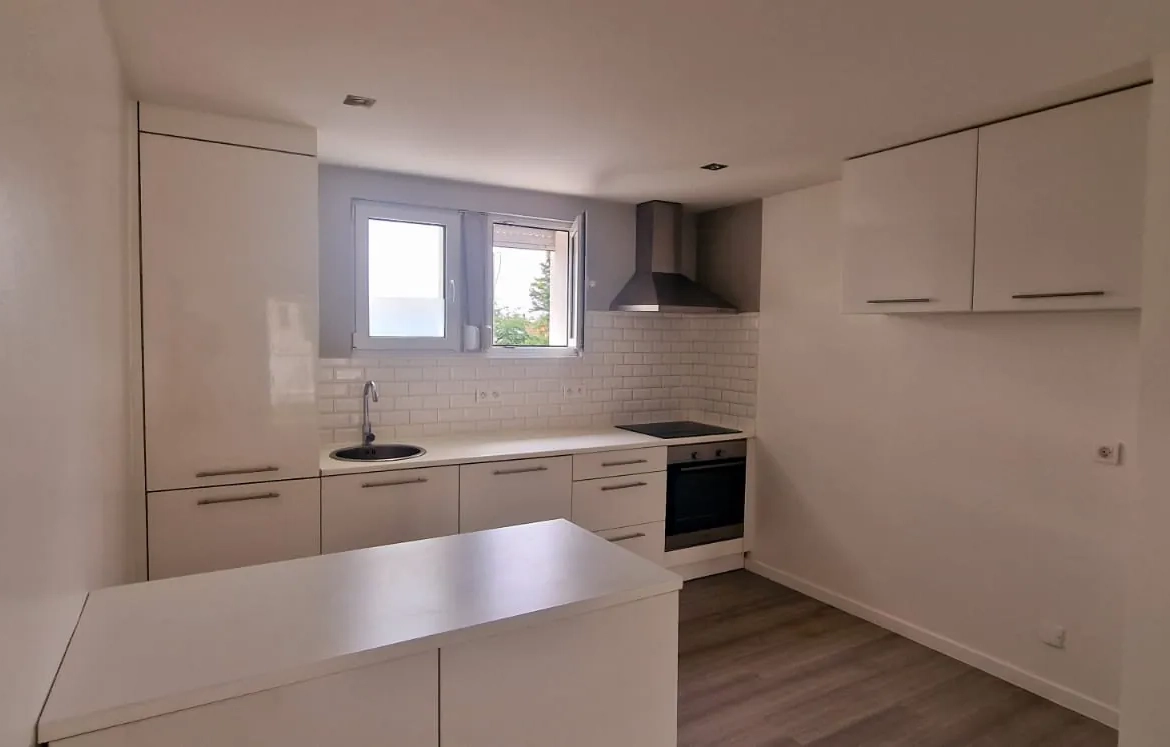 Appartement spacieux avec balcon, parking et cave à Blotzheim 