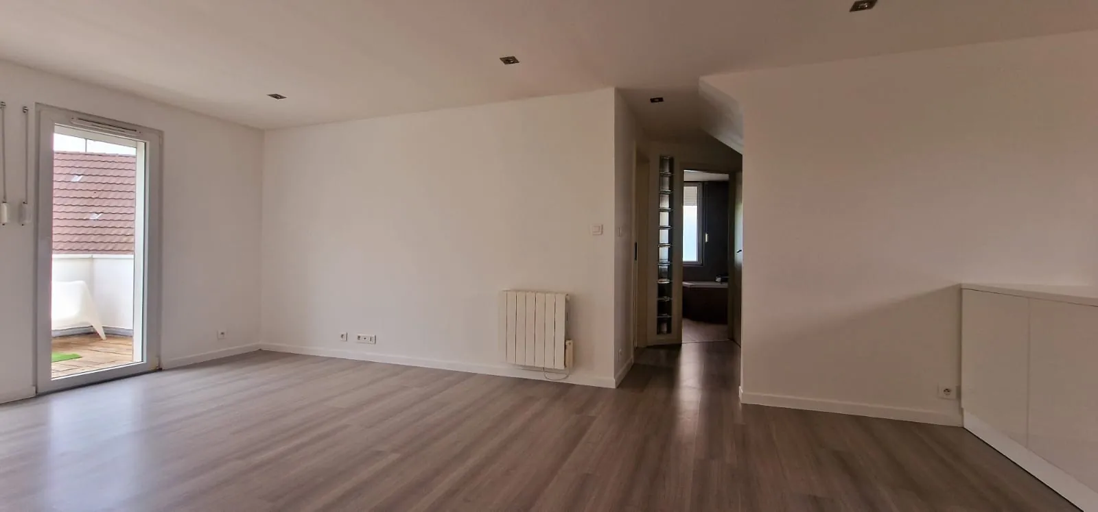 Appartement spacieux avec balcon, parking et cave à Blotzheim 