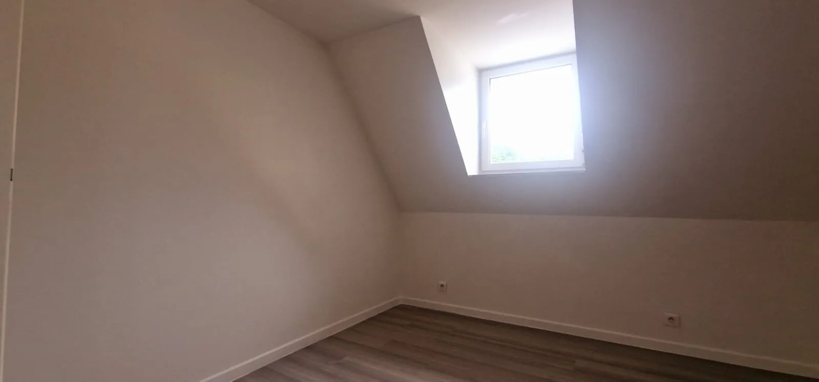 Appartement spacieux avec balcon, parking et cave à Blotzheim 