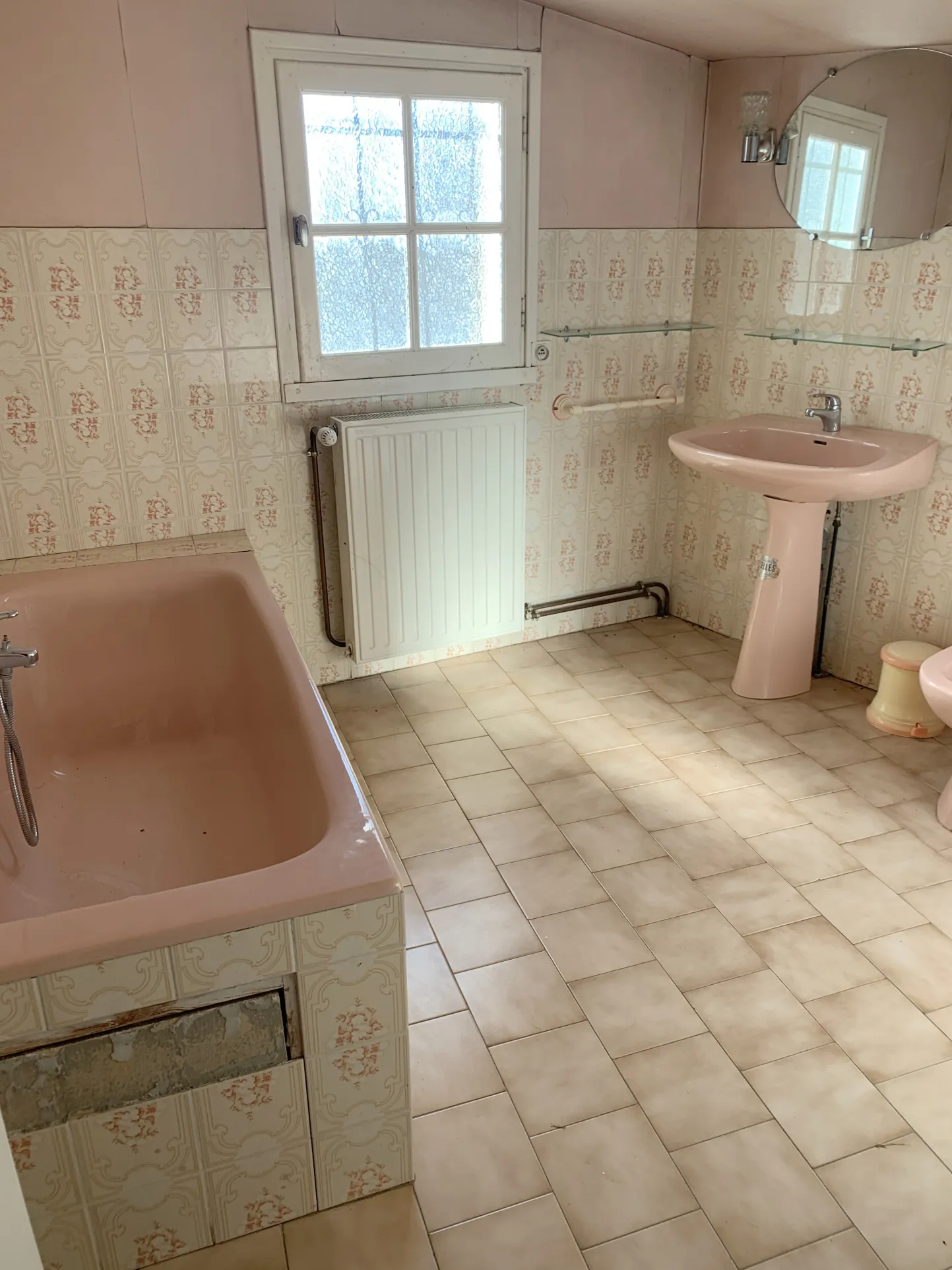 Maison avec potentiel à Matha - 110 m² sur 250 m² de terrain 