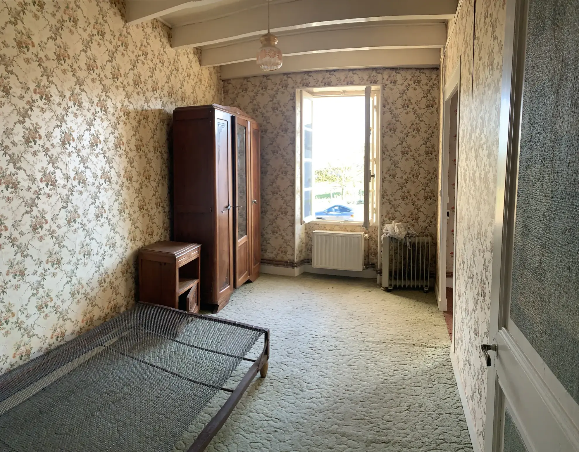 Maison avec potentiel à Matha - 110 m² sur 250 m² de terrain 