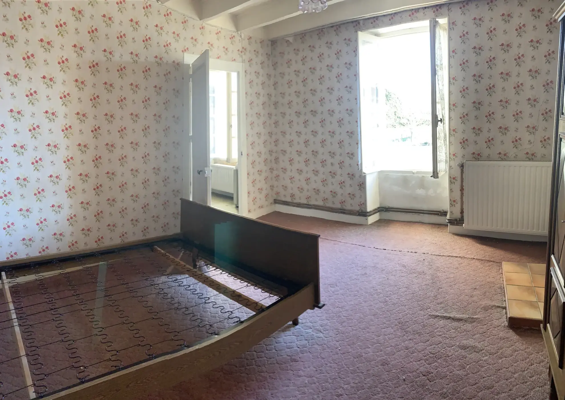 Maison avec potentiel à Matha - 110 m² sur 250 m² de terrain 