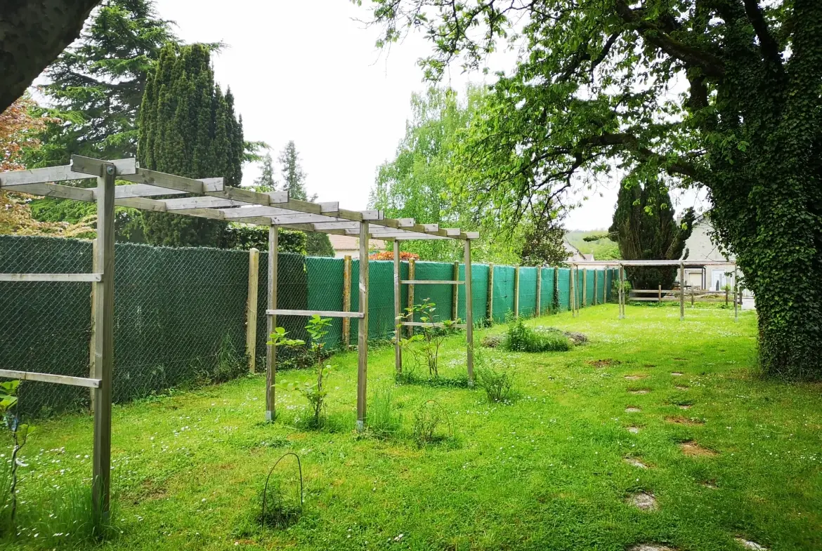 Corps de ferme à rénover de 220 m² en Essonne avec terrain de 2438 m² 