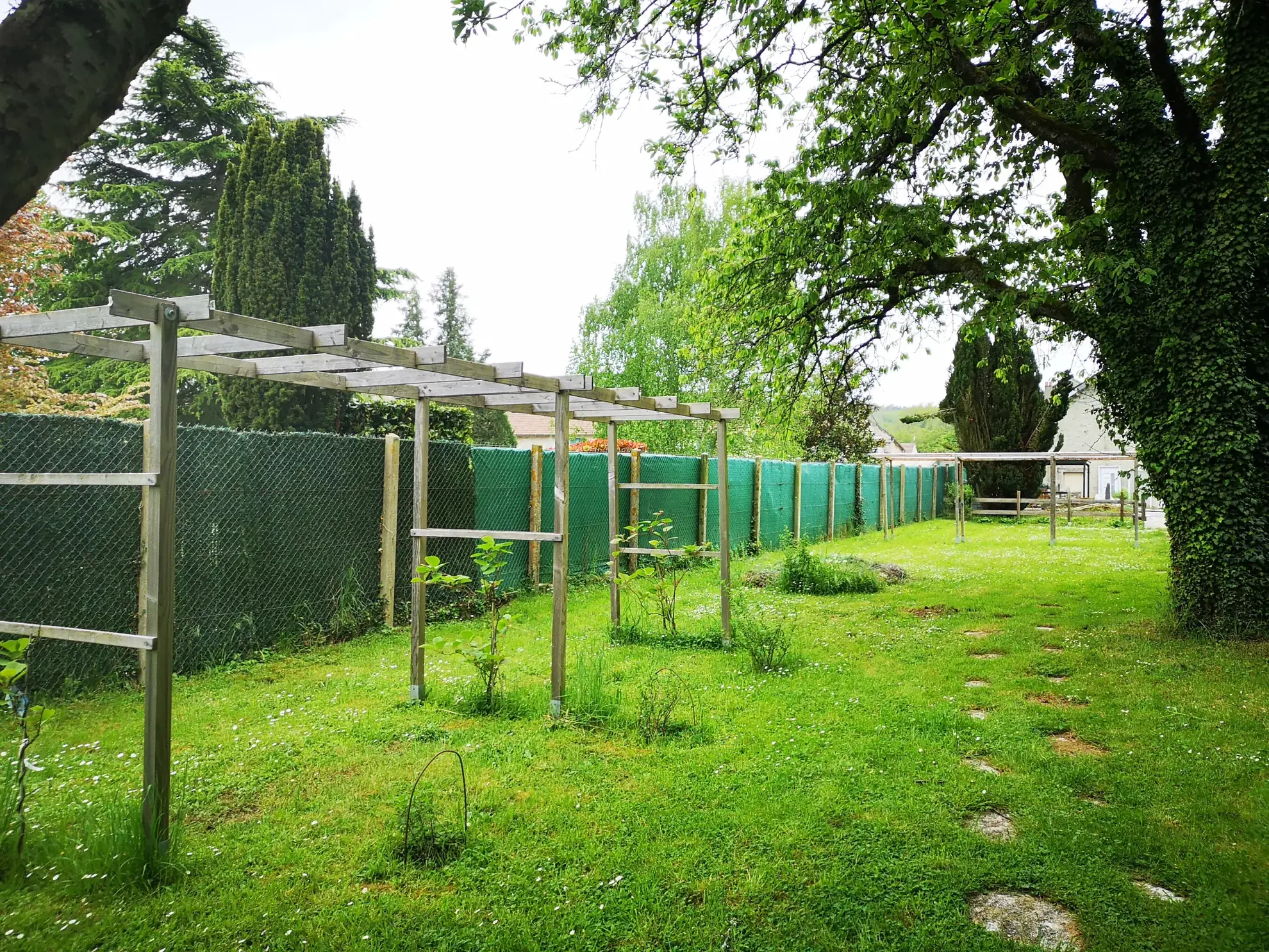 Corps de ferme à rénover de 220 m² en Essonne avec terrain de 2438 m² 