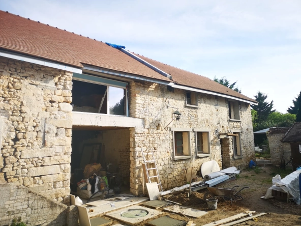 Corps de ferme à rénover de 220 m² en Essonne avec terrain de 2438 m²