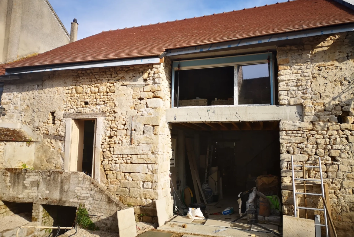 Corps de ferme à rénover de 220 m² en Essonne avec terrain de 2438 m² 