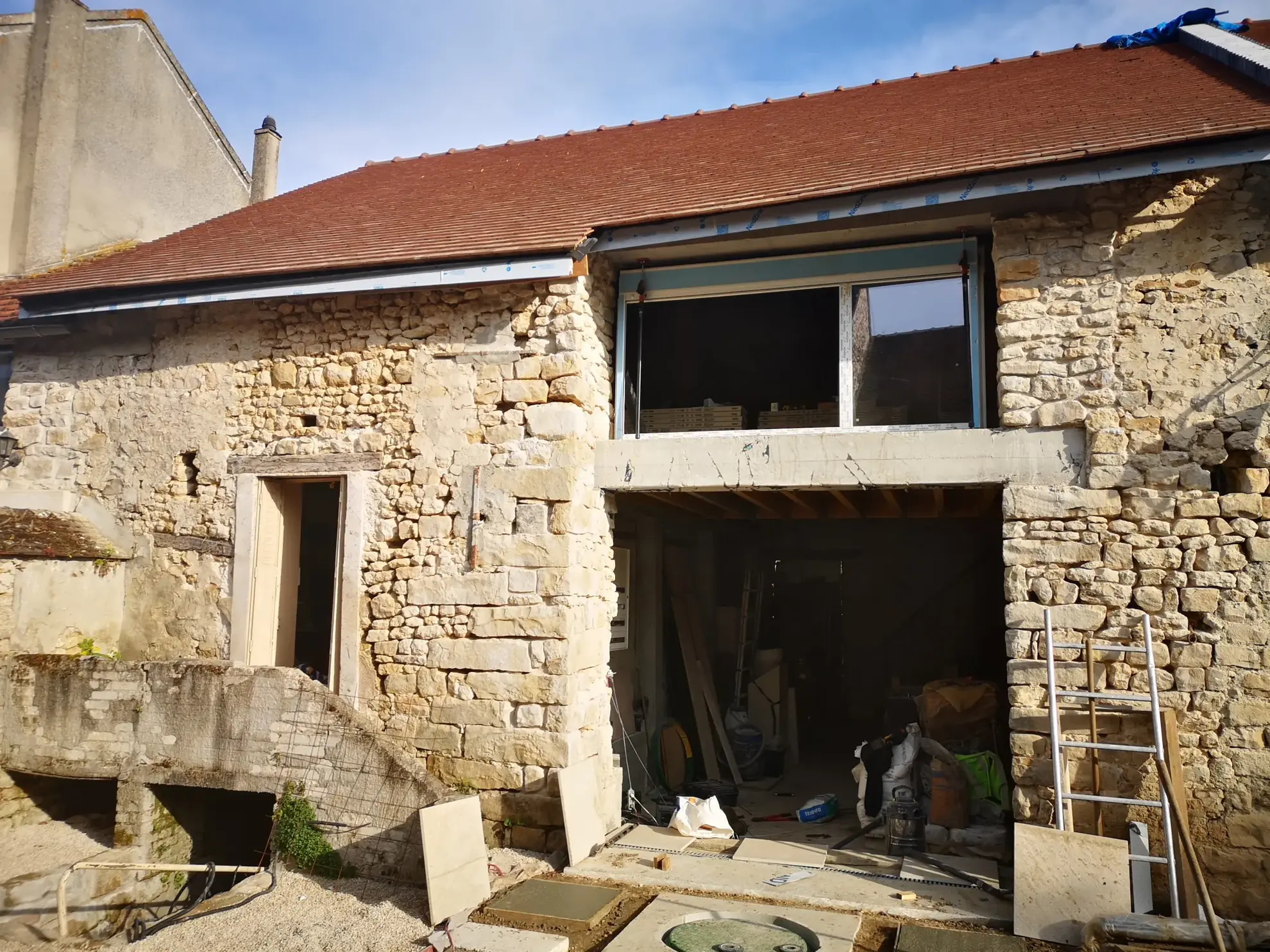 Corps de ferme à rénover de 220 m² en Essonne avec terrain de 2438 m² 