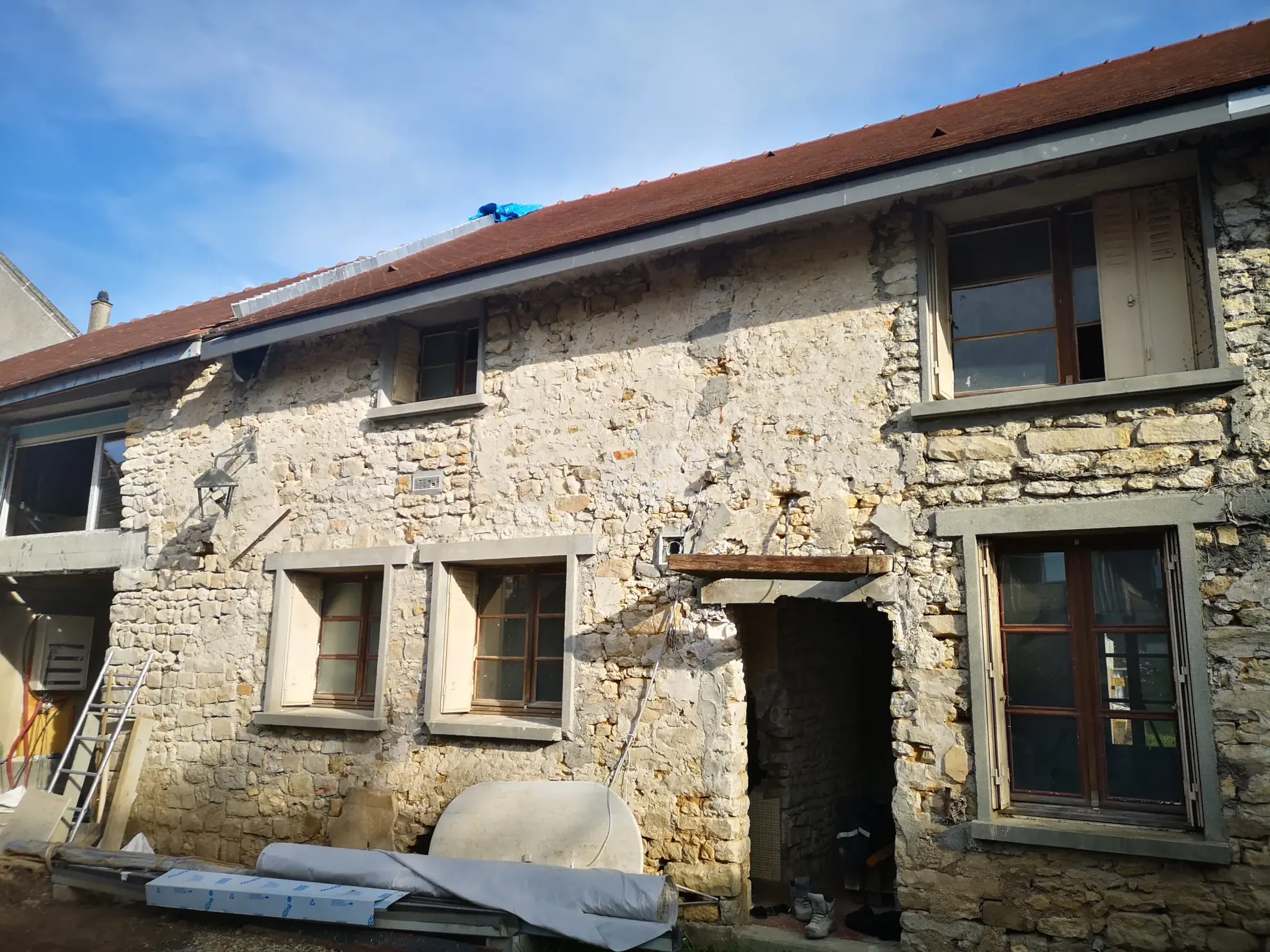 Corps de ferme à rénover de 220 m² en Essonne avec terrain de 2438 m² 