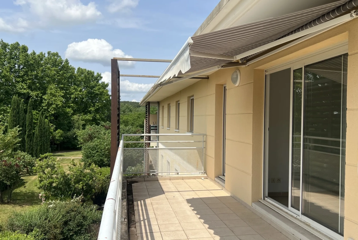 Appartement lumineux avec terrasse et piscine à Avignon - 85 m² 